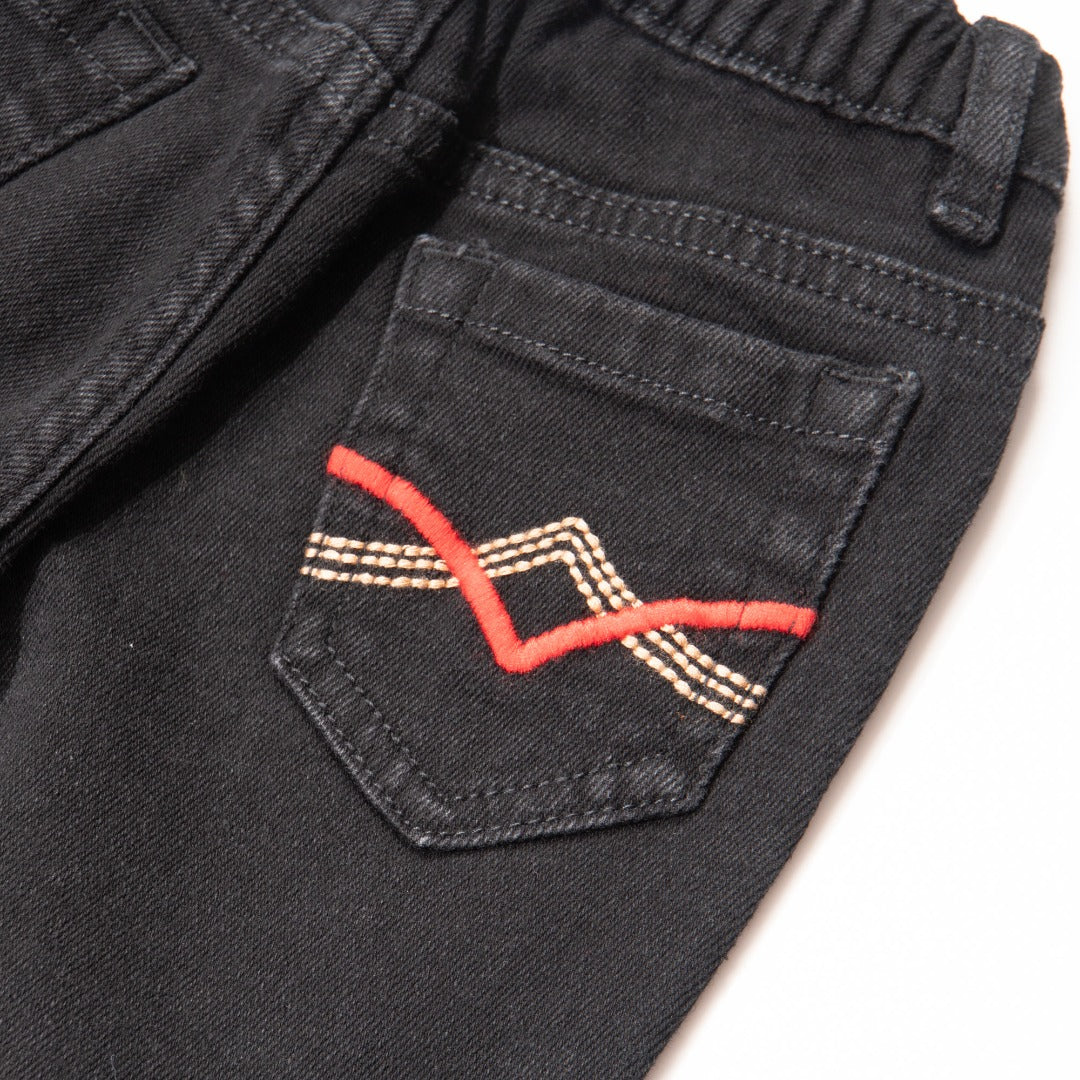 Elasticated Black Jeans, front zipper and button fastening. Embroidered back pockets, adjustable button included in the waist band.  