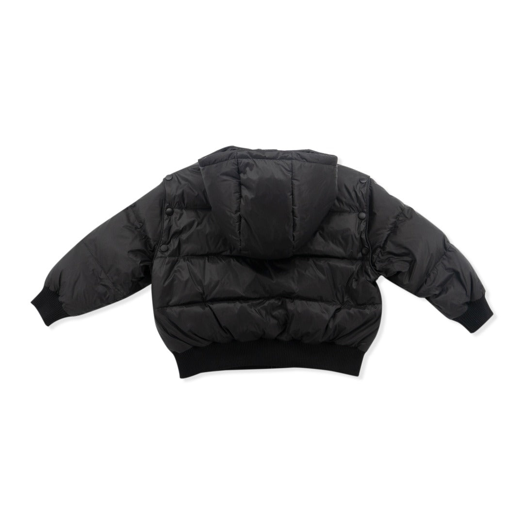  Black color, snap button-detachable-sleeve jacket. Hooded, double front pockets, zipper fastening. Rib knit cuffs, waist band for proper protection. 