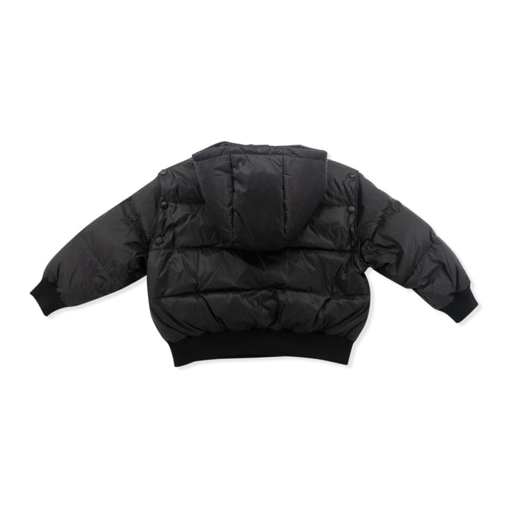  Black color, snap button-detachable-sleeve jacket. Hooded, double front pockets, zipper fastening. Rib knit cuffs, waist band for proper protection. 