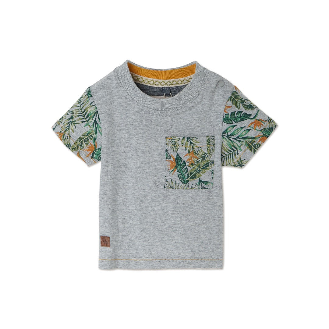 Melange top, short sleeve, beautiful tropical leaves design on sleeves and pocket. Buttoned shoulder strap, a logo strap on the bottom. 