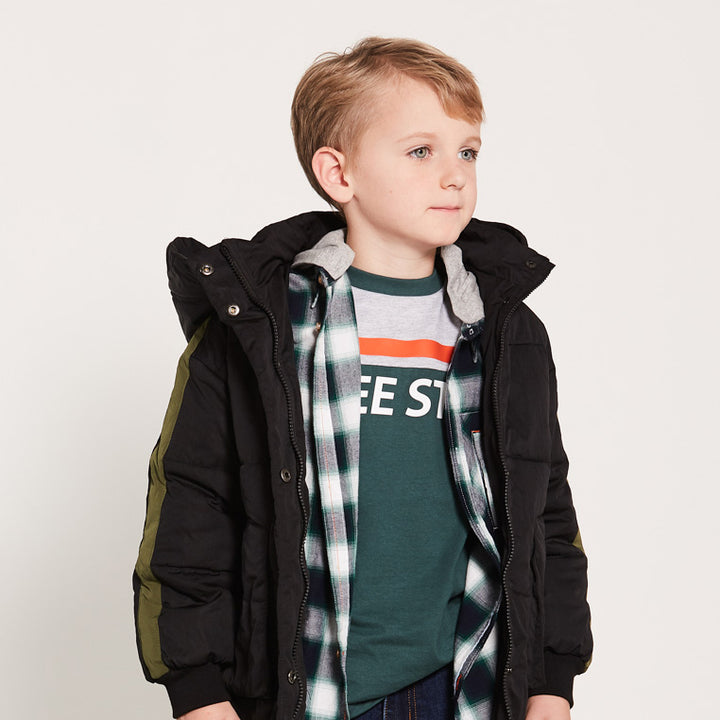 Heavily padded, black jacket, green stripes, long sleeves. Hooded, double fastenings at the front. Two large pockets included. 